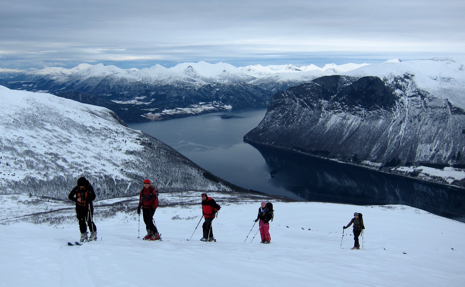 Норвегия средняя. Норвегия туризм. Туристический в Норвегии. Индустрия туризма в Норвегии. Норвегия тур по горам.
